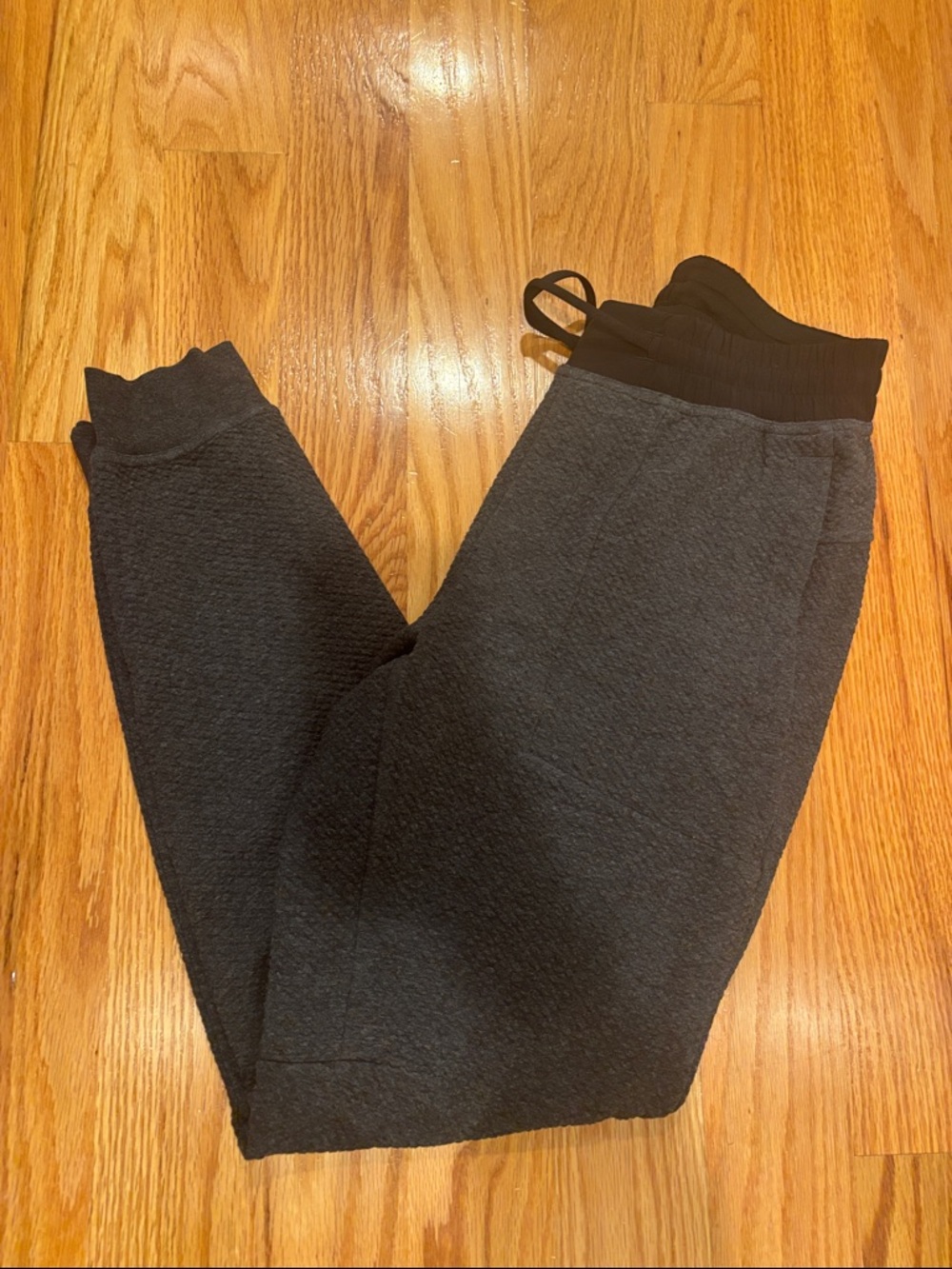 LuluLemon Mens size S scuba joggers with drawstring excellent condition